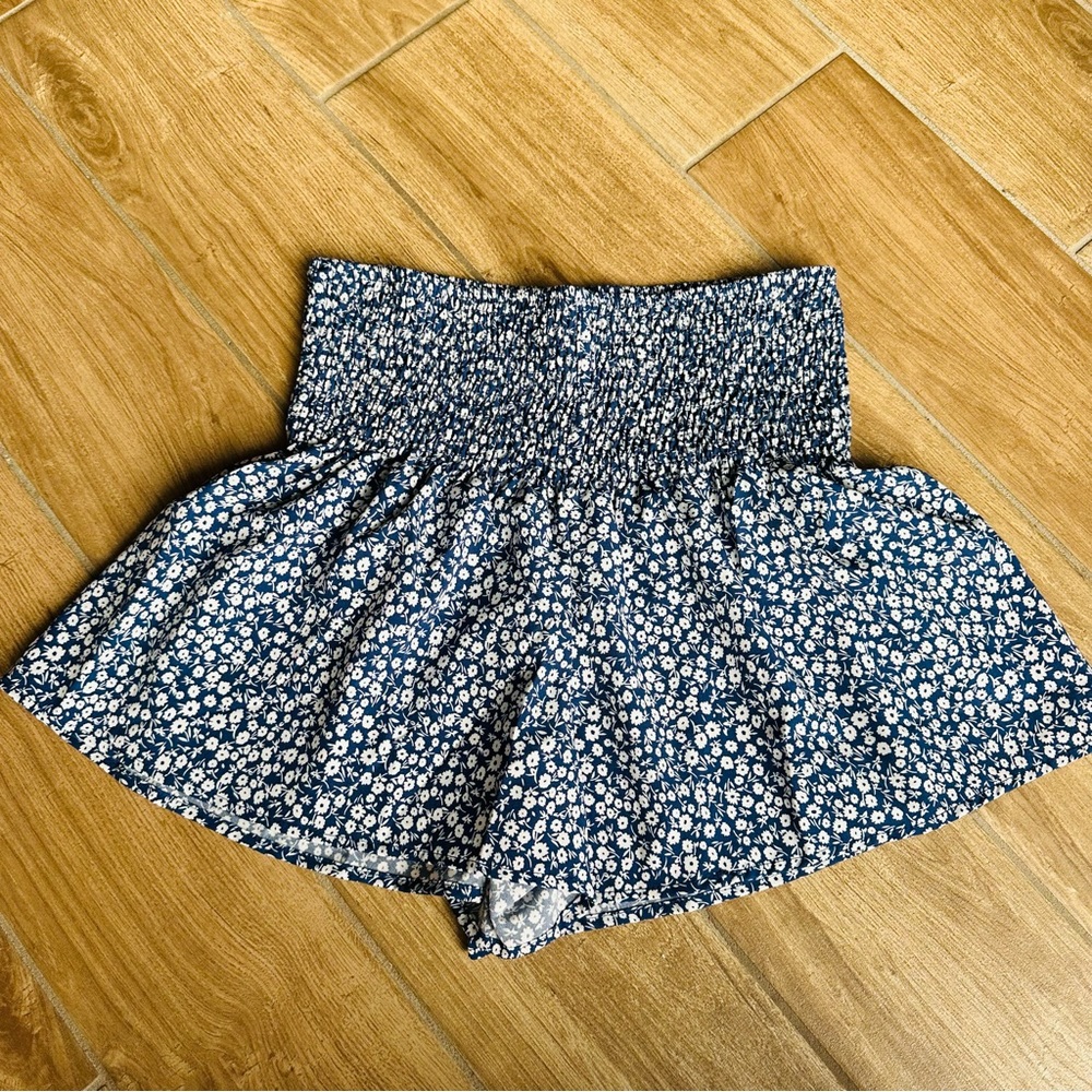 Blue floral paperbag shorts